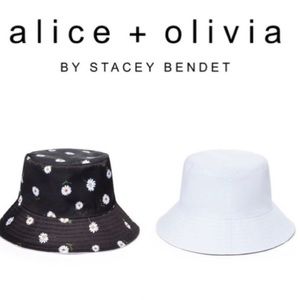 Alice and olivia reversible bucket hat 🌻 NWT